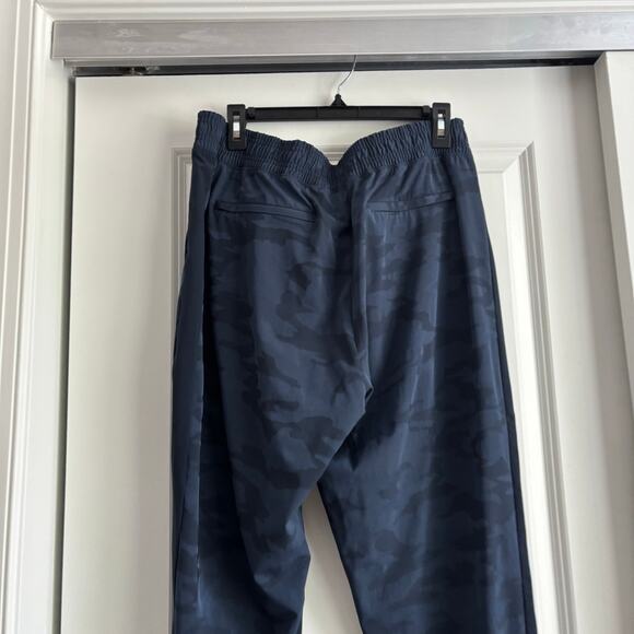 Athleta Brooklyn Textured Camo Joggers 14 Navy Camo Athletic Athleisure - Picture 7 of 10